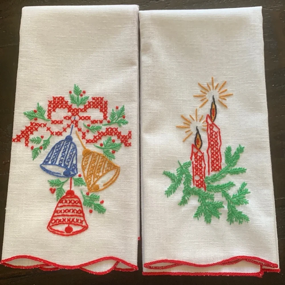 Set of 2 Handmade Christmas Decorative Towels and 4 Napkins